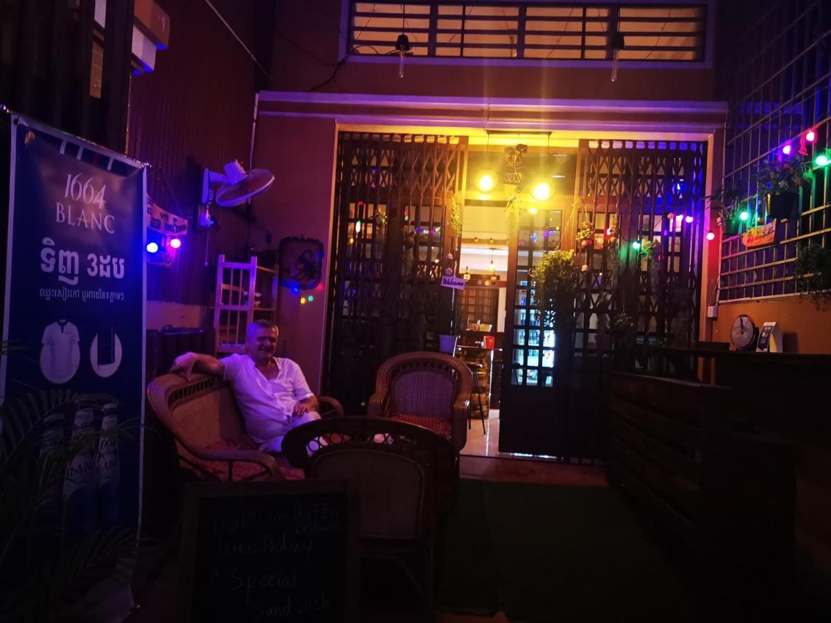Peri Evi Hostel Phnom Penh Bassac Lane Exteriér fotografie