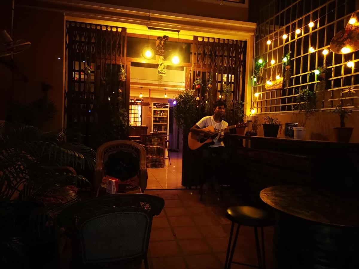 Peri Evi Hostel Phnom Penh Bassac Lane Exteriér fotografie