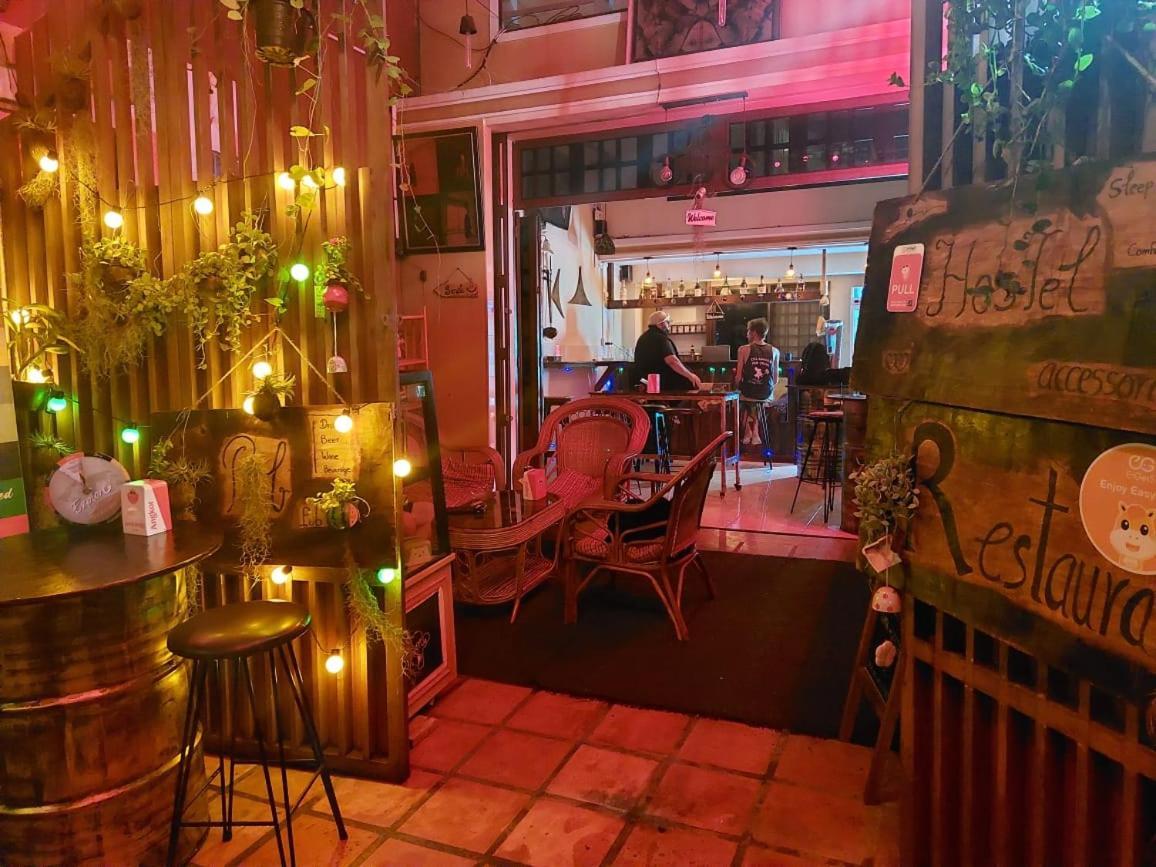 Peri Evi Hostel Phnom Penh Bassac Lane Exteriér fotografie