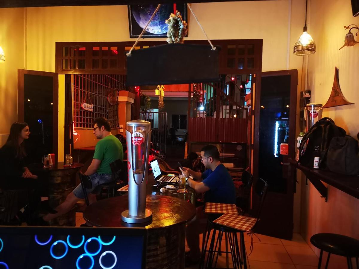 Peri Evi Hostel Phnom Penh Bassac Lane Exteriér fotografie