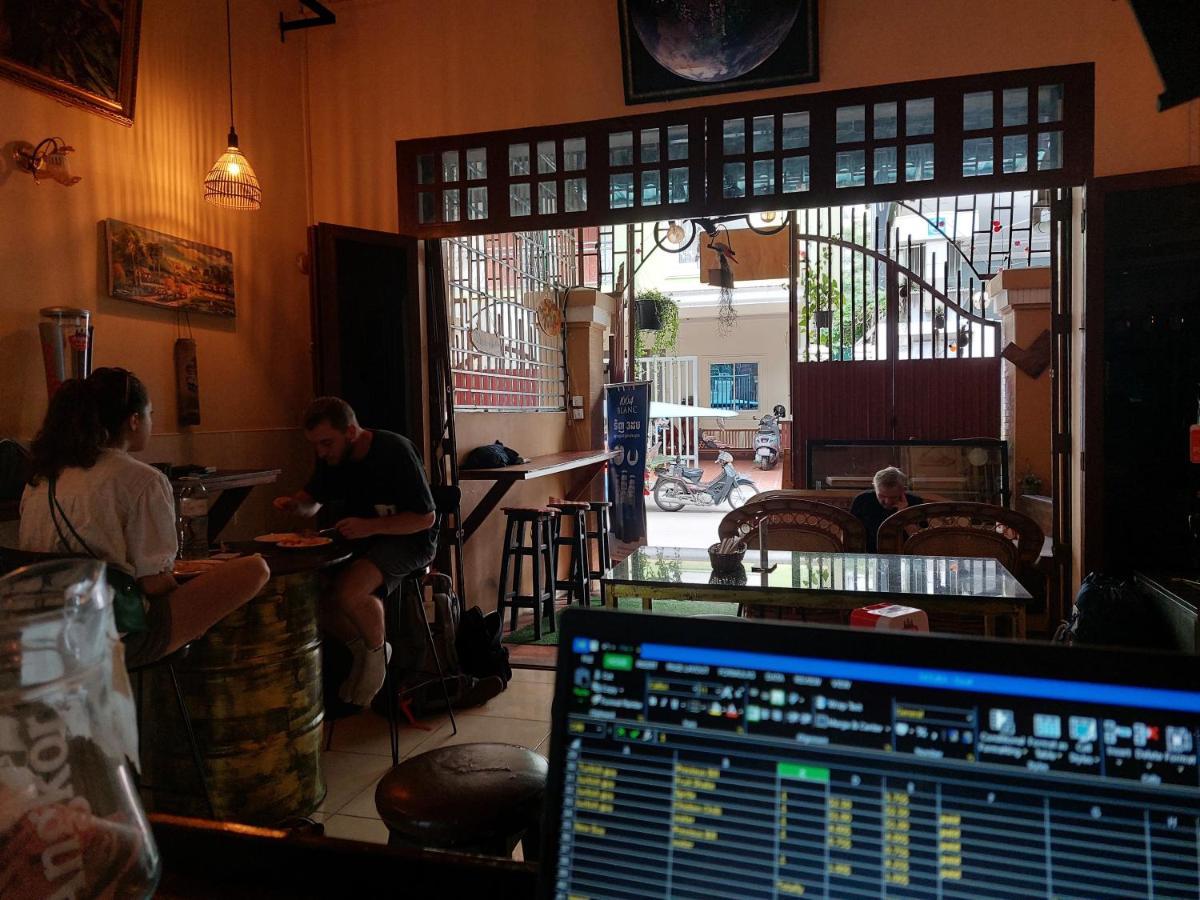 Peri Evi Hostel Phnom Penh Bassac Lane Exteriér fotografie