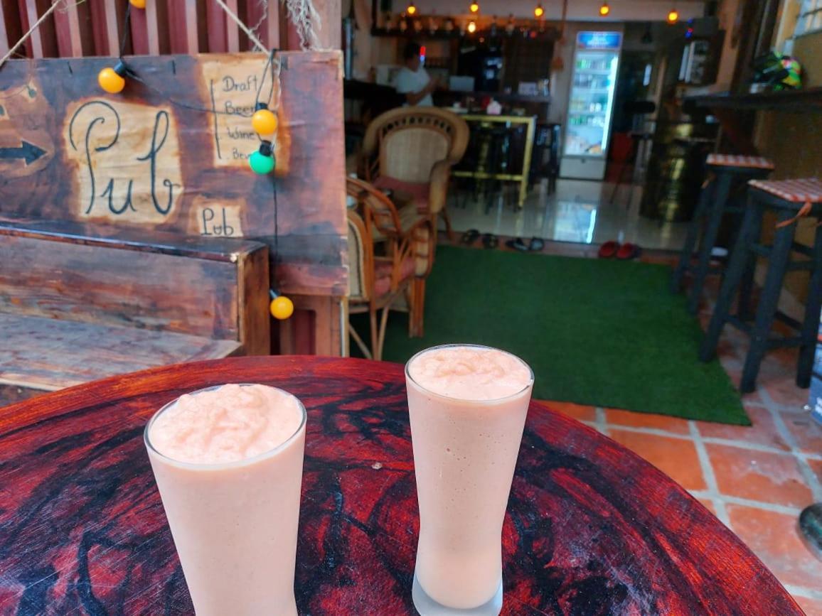 Peri Evi Hostel Phnom Penh Bassac Lane Exteriér fotografie
