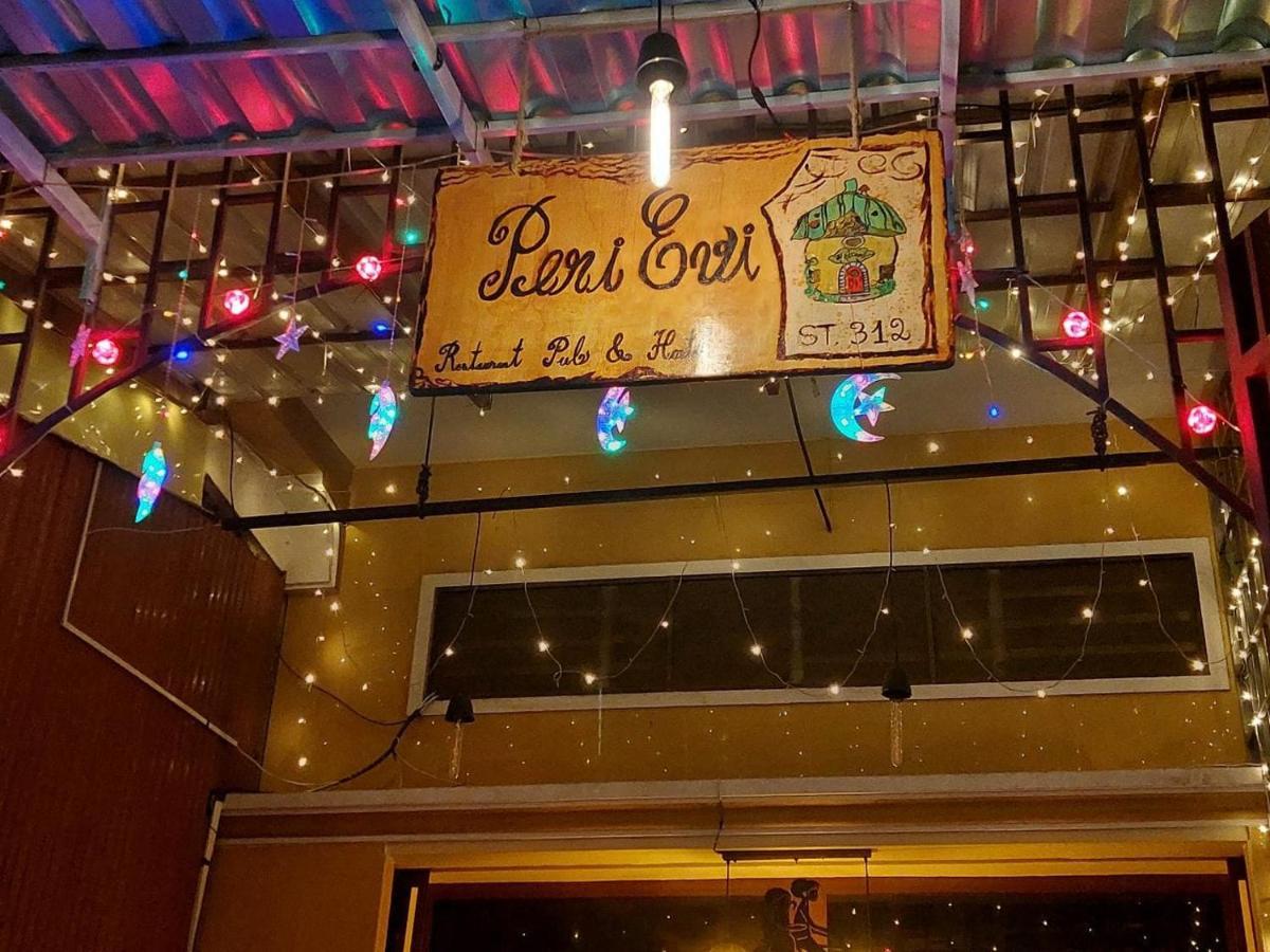 Peri Evi Hostel Phnom Penh Bassac Lane Exteriér fotografie
