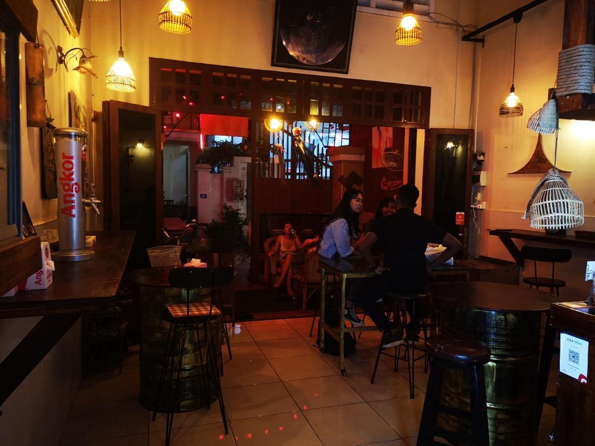 Peri Evi Hostel Phnom Penh Bassac Lane Exteriér fotografie