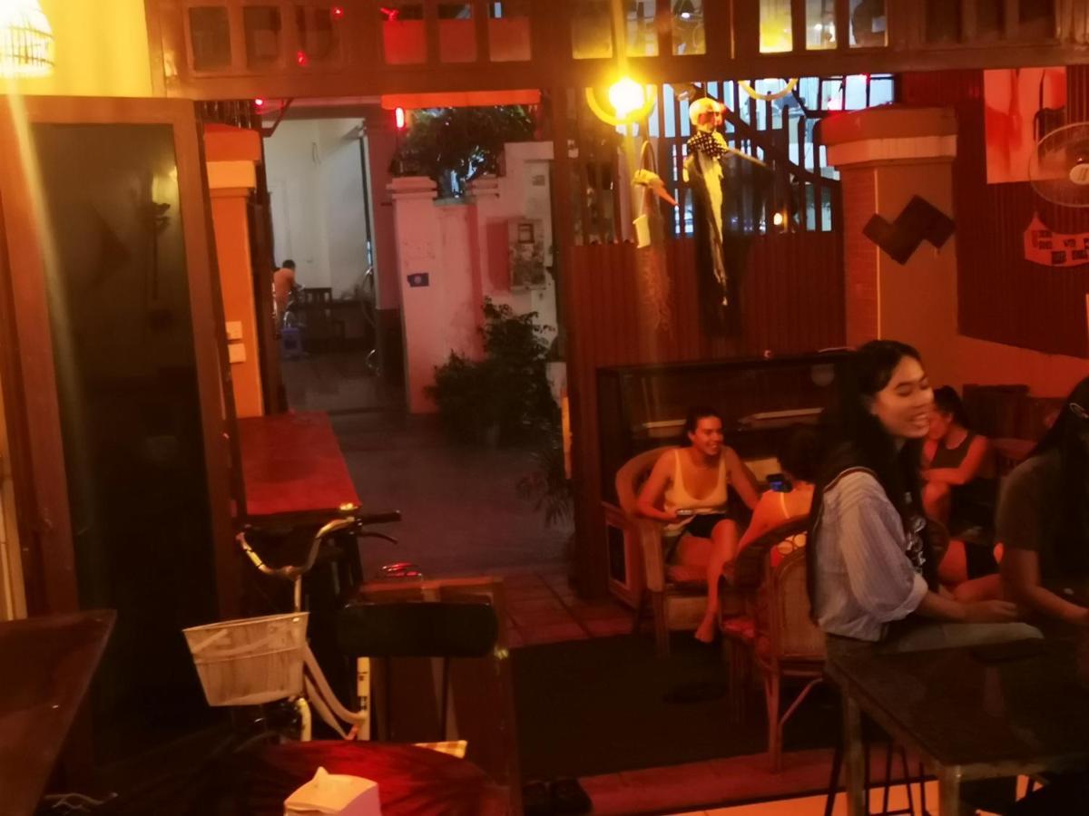 Peri Evi Hostel Phnom Penh Bassac Lane Exteriér fotografie