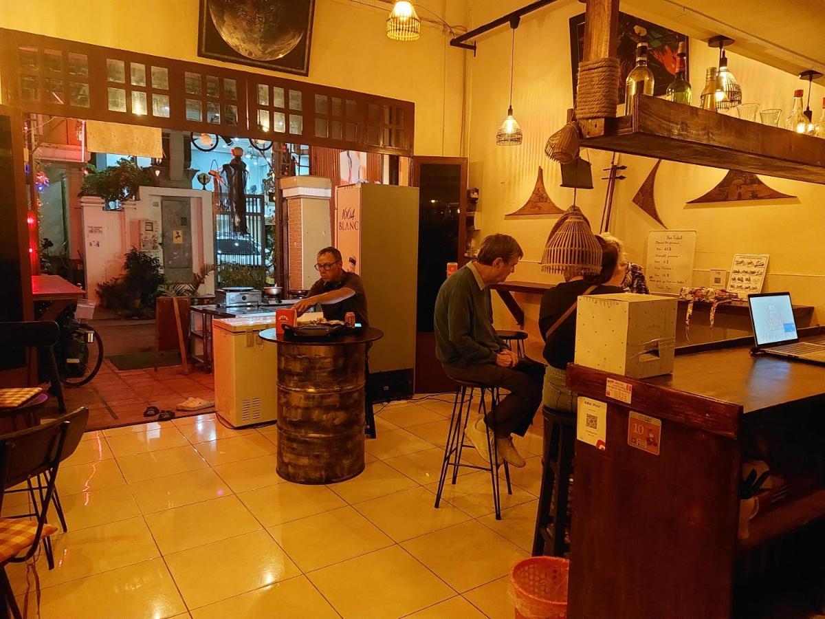 Peri Evi Hostel Phnom Penh Bassac Lane Exteriér fotografie